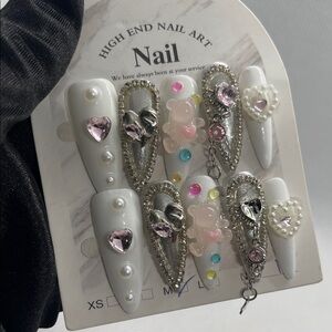 M size custom Elegant White and Pink Nail Art Set